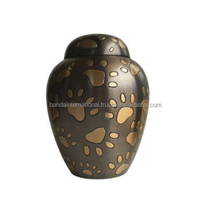 Urnas de cremación de latón de alta calidad para mascotas con Peltre con estampado de pata de perla y urnas funerarias de Metal con acabado negro para cenizas humanas - Product Image 2