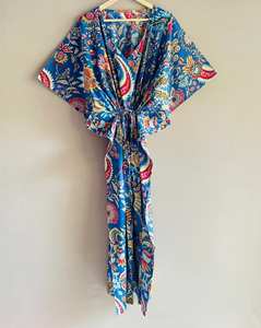 Colección de Caftanes de Verano 100% Algodón con Estampado Floral, Estilo Boho, Corte en A, Cuello en V, Holgados - Comodidad Diaria y Diseño Fresco - Product Image 1