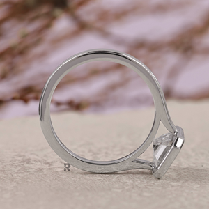 Anillo de Compromiso para Mujer Aerin con Diamante Cultivado en Laboratorio de Corte Esmeralda, 1-5CT, Color E, VS1, Certificado IGI, Oro de 10K, 14K o 18K - Product Image 5