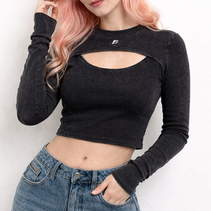 Camiseta corta negra acanalada con aberturas y manga larga para mujer, estilo urbano, ajustada, de moda, marca privada, OEM, personalizada, camisa de mujer, EE. UU. - Product Image 1