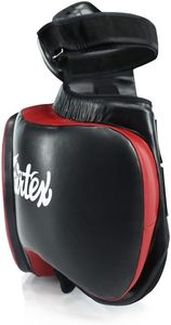 Protector de Muslos para Boxeo ER-28992 Rojo y Negro de PU, Equipo de Entrenamiento de MMA Resistente - Product Image 2