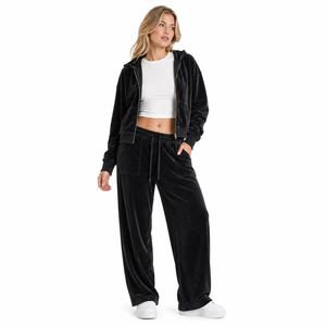 Ensemble de survêtement rose en velours pour femme avec sweat à capuche zippé et pantalon cargo utilitaire à cordon de serrage, broderie personnalisée, vêtements de sport en velours - Product Image 5