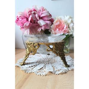 Hermosa tazón de servir de vidrio y latón que crea una presentación lujosa para incluso los platos más sencillos. - Product Image 5