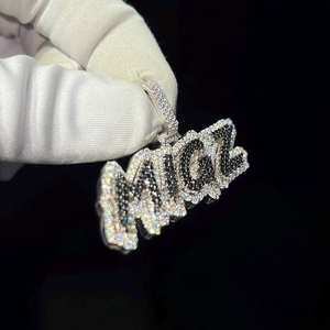 Colgante de Plata 925 Personalizado con Nombre, Joyería Hip Hop Iced Out, Micro Pavé con Diamantes de Imitación Moissanite, Colgante con Letra Personalizada para Hombres y Mujeres - Product Image 1