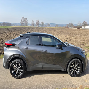 Toyota C-HR 2.0L VVT-i HEV Team Deutschland, SUV Compacto Híbrido, Eficiente en Consumo de Combustible, Transmisión Automática Inteligente - Product Image 2