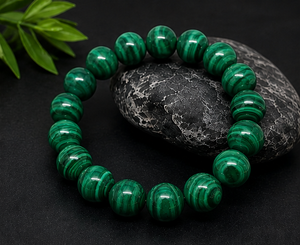 Bracelet en perles rondes de malachite, bracelet en pierres précieuses vertes naturelles, bracelet extensible en perles de malachite rondes, bijoux bohèmes - Product Image 1