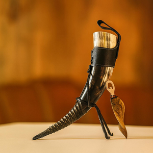 Cuerno Vikingo Premium para Beber, Cuerno de Búfalo Auténtico, Diseño Trenzado, Ecológico, Pulido, Regalo de Decoración Navideña para el Hogar - Product Image 1