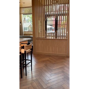Suelo de Madera de Roble Blanco en Espiga, 5/8 pulg. x 5 pulg. x 30 pulg., Roble Natural, CARB P2, JAS, Parquet - Product Image 2