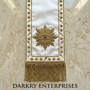 Écharpe maçonnique brodée à la main en fil de bullion, motif de temple, en velours noir, avec franges, fil doré personnalisé, pour la tenue de cérémonie - Product Image 5