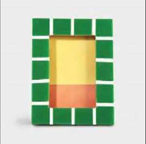 Marco de Fotos de Estilo Moderno y Lujoso Hecho a Mano, Incrustaciones de Madera Blanca, Impresión UV Personalizada, Opción de Logotipo Personalizado, Horizontal para Mesa - Product Image 1