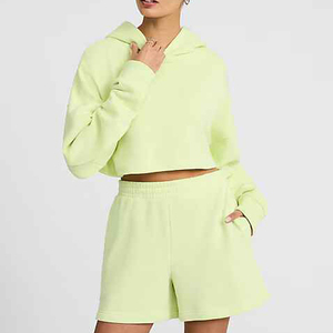 Ensemble de survêtement court pour femme, haut court à manches longues avec capuche et short, ensemble deux pièces, tenue de sport décontractée pour adulte, ensemble de mode estival - Product Image 3