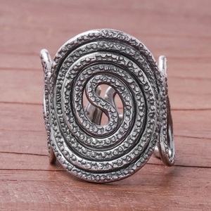 Anillo de cóctel con patrón en espiral de plata de ley 925 hecho a mano, regalo de joyería de moda unisex - Product Image 4