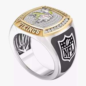 Anillo de Diamantes de Oro de 18K de los Minnesota Vikings con Engaste Pavé en Forma de Escudo, Joyería de Lujo para Hombre - Product Image 2