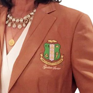 Blazer Dorado Camel para Mujer, Chaqueta Entallada con Escudo Bordado, Ropa Exterior Formal Profesional para Hermandades - Product Image 6