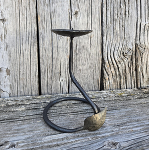 Candelabro de Latón con Hojas en Relieve, Hecho a Mano y Forjado, de Bharat Brass Copper Industries, Decoración para el Hogar, Multiusos - Product Image 6