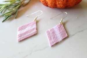 Pendientes Colgantes Rectangulares de Cuentas Rosadas Pastel Tejidos a Mano, Joyería de Moda Minimalista y Ligera, Regalo Elegante, Suministros para Abalorios - Product Image 4