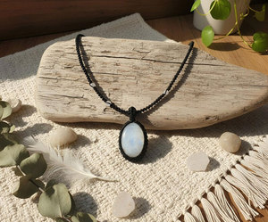 สร้อยคอหินมูนสโตนถักมือแบบมาคราเม่ เชือกสีดำ ปรับได้ สไตล์โบโฮ จี้คริสตัล หินธรรมชาติ เครื่องประดับบำบัดรักษา ของขวัญ - Product Image 4