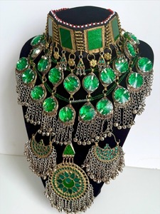 Parure de bijoux afghane verte complète, collier choker afghane, coiffe, boucles d'oreilles, parure de bijoux Kuchi, parure de mariée afghane traditionnelle - Product Image 4