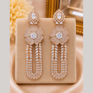 Boucles d'oreilles pendantes florales en cristal plaqué or rose pour femmes - Product Image 1