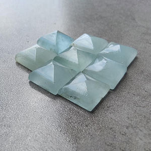 Pierre précieuse naturelle en aigue-marine, forme pyramide carrée |   Pierre facettée calibrée non montée pour la fabrication de bijoux - Product Image 2
