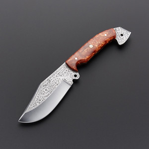 Couteau en acier D2 non gravé - Incroyable œuvre d'art entièrement réalisée à la main, gravée sur l'acier, avec le même design que la gaine en cuir, lame de haute qualité. - Product Image 2