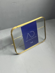 Cadre photo en verre et laiton de conception artisanale, cadre de présentation de table, décoration de bureau, de maison ou de mariage, bords arrondis - Product Image 4
