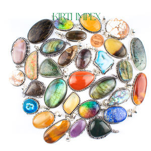 Pendentifs en pierres précieuses naturelles pour femmes, larges pierres précieuses faites à la main, en cristal America, tendance, vente en gros, 50 pièces - Product Image 1