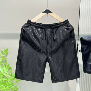 Pantalones cortos de gimnasio con estilo. Diseñado con detalles de alto contraste. Corte deportivo. y material duradero para entrenamientos intensos. - Product Image 4