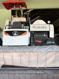 Cosechadora de Alto Rendimiento KUBOTA DC70 PRO de 70HP, Sistema de Cojinetes de Caja de Cambios Duradero, Máquina Agrícola Diésel - Product Image 5