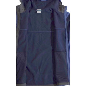 Veste softshell légère et active pour hommes et femmes, conçue pour la randonnée, le trekking, le cyclisme, le camping et les aventures en plein air - Product Image 4