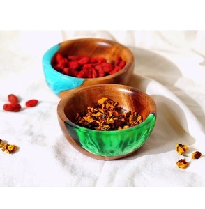 Bol à salade vintage en bois d'acacia verni, design classique écologique, avec résine époxy sculptée, idéal pour les cadeaux d'affaires - Product Image 4