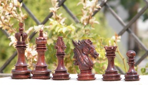 Jeu d'échecs en bois fait main de qualité supérieure, série Dragon, pour l'extérieur, avec personnalisation, couleur marron, pliable, respectueux de l'environnement - Product Image 3