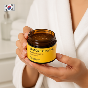 Crema Correctora de Manchas con Vitamina C en Cápsulas Liposomales 55ml, Crema Facial Iluminadora para el Control de Imperfecciones, Cosmética Coreana al por Mayor - Product Image 3