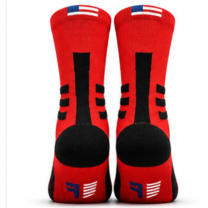 Calcetines de baloncesto rojos y negros con número jacquard OEM para exteriores, calcetines de baloncesto rojos con número jacquard 23, calcetines deportivos gruesos de tubo. - Product Image 2