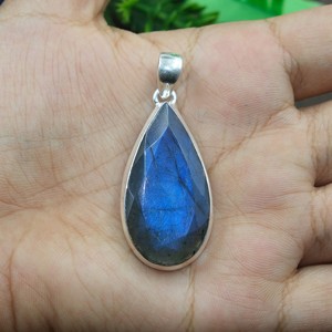 จี้รูปหยดน้ำลาบราดอไรต์สีน้ำเงินธรรมชาติ ทำด้วยมือ เงินแท้ 925 ประดับพลอยลาบราดอไรต์ ของขวัญเครื่องประดับสำหรับผู้หญิงและผู้ชาย - Product Image 4