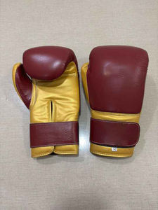 Nouvelles gants de boxe de compétition en cuir, design personnalisé, logo sur mesure, pour entraînement et sparring, 10oz à 16oz, avec fermeture. - Product Image 1