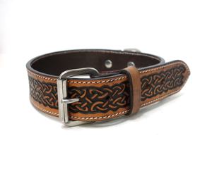 Collier de chien en cuir véritable au design occidental Accessoires pour animaux de compagnie faits à la main avec décoration à rivets Prix d'usine Vente en gros - Product Image 1