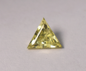Saphir Jaune Clair de Laboratoire, Taille Trillion, 16 mm, Pierre Précieuse Libre, Corindon Véritable, Pierre Pyramidaire Créée en Laboratoire - Product Image 3