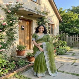 Sari de satén Fendy exclusivo de color increíble y aspecto magnífico con bordado de lentejuelas a precio de mayorista - Product Image 1