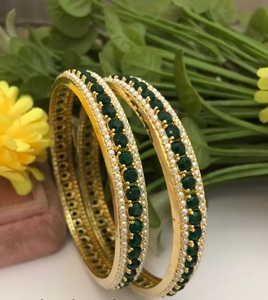 กำไลสองชิ้นไข่มุกเทียมชุบทองทองเหลืองคุณภาพดีเยี่ยมสำหรับงานแต่งงาน - Product Image 2