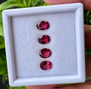 Pierre précieuse naturelle de grenat rhodolite, taille ovale, rouge violet, ZUBEDA GEMS JEWELRY, 2,00 Ct, pour la fabrication de bijoux du Rajasthan, Janvier - Product Image 1