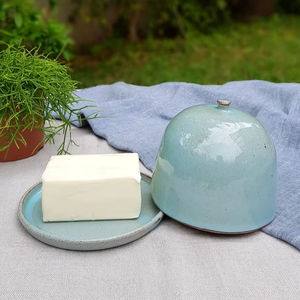 Recipiente para Mantequilla Artesanal con Tapa de Cristal y Plato para Servir, Diseño Elegante con Perilla de Agarre Suave, Solución para Guardar Mantequilla en la Cocina - Product Image 3