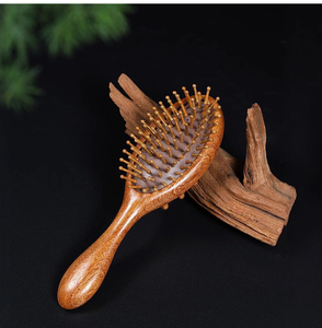 Tradebyd Peine de madera ligero para el tratamiento del cabello Cuidado diario del cabello para salón y uso doméstico - Product Image 1