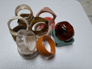 High Shine Fashion Resin <b>Bangles</b> Supplier from China Custom Size Shape Color Resin Bracelets for Jewelry Retailers - Product Image 4