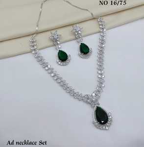 Parure de bijoux en laiton plaqué rhodium imitation perle et strass, boucles d'oreilles et collier goutte d'eau rouges, pour mariée et mariage - Product Image 3