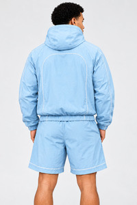 Conjunto de cortavientos ligero con capucha y cremallera completa para hombre, con pantalones cortos a juego, ropa deportiva para exteriores - Product Image 2