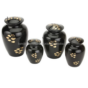 Ensemble d'urnes funéraires en laiton de haute qualité pour animaux de compagnie de 3 pièces avec empreinte de patte en étain et urnes funéraires en métal fini noir pour cendres humaines - Product Image 4