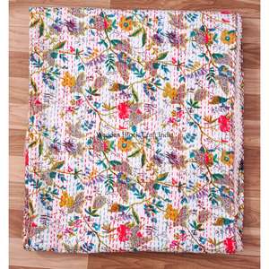 Colcha Kantha Étnica Vintage Hecha a Mano en Rajastán, India, Colcha Kantha de Algodón Cosida a Mano, Colcha de Retazos para Hotel - Product Image 6