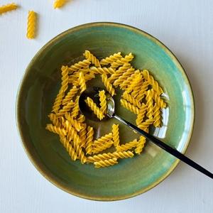 Tazón de Cerámica Verde Degradado Esmaltado a Mano, Diseño de Borde Ancho, Acabado Liso, Duradero, Apto para Alimentos, Pieza Decorativa para Comedor Moderno - Product Image 4