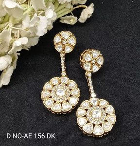 Pendientes Clásicos y Elegantes de Moissanita Dorada SKU AE -156 DK / C-1 - Product Image 2